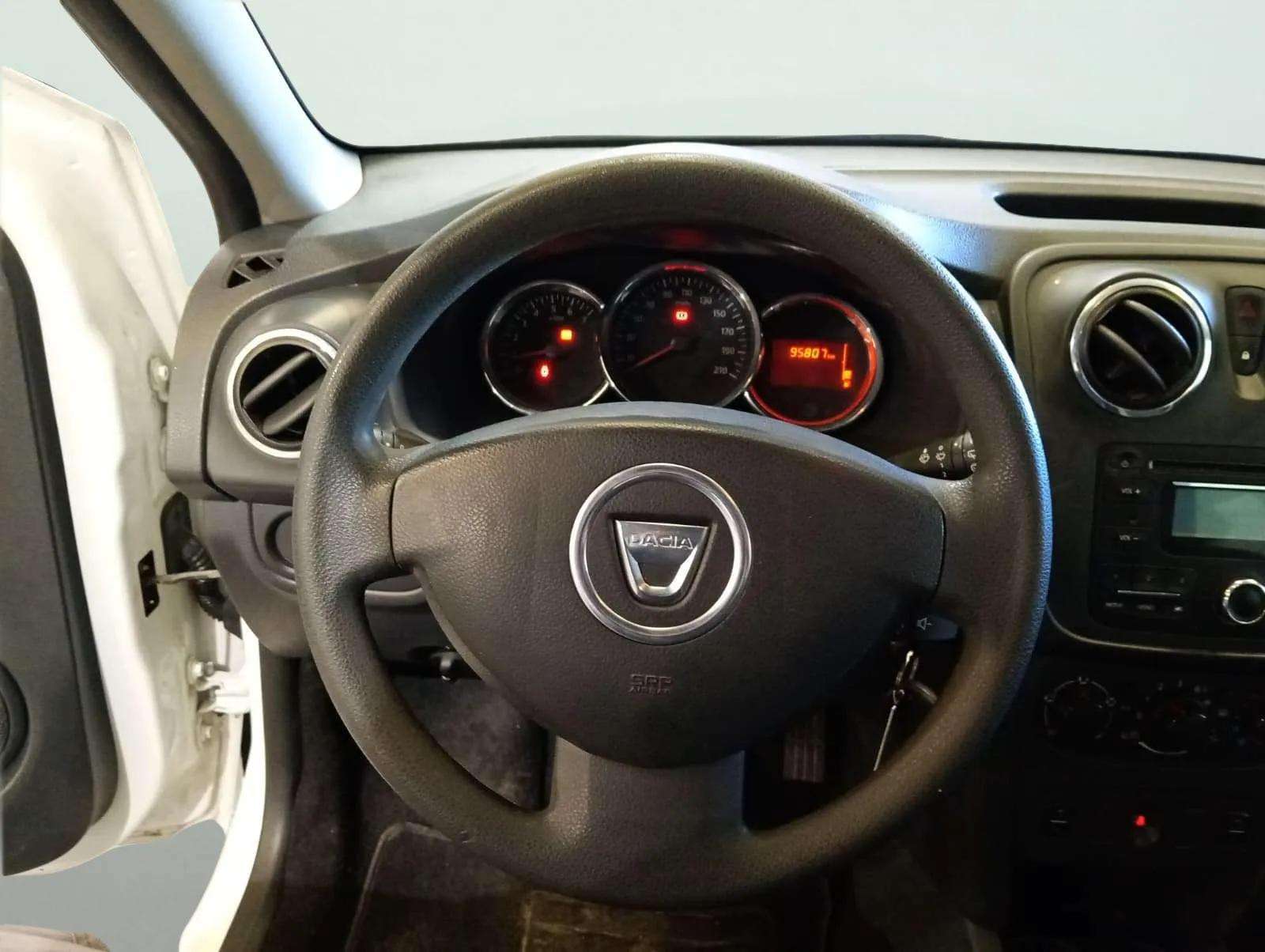 https://cdn-flexicar.caraffinity.it/public_appraisal_images_pro/images/stock/260834/wiNHoERZbP__WhatsApp Image 2026-05-12 at 13.45.43 (1).jpg